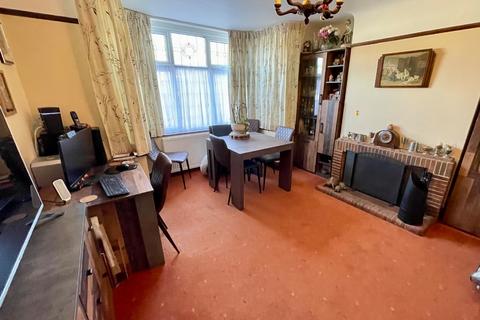 3 bedroom semi-detached house for sale, Knoll Rise, Luton, Bedfordshire, LU2 7JA