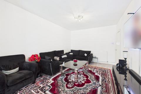 undefined, Islip Gardens, Northolt UB5