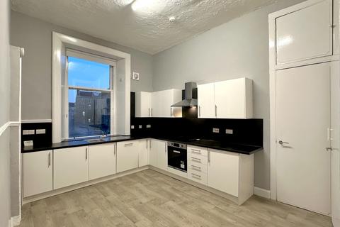 2 bedroom flat to rent, Victoria Road, Queens Park, Glasgow, G42