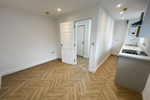 3 bedroom apartment to rent, Charter Avenue, Coventry, CV4