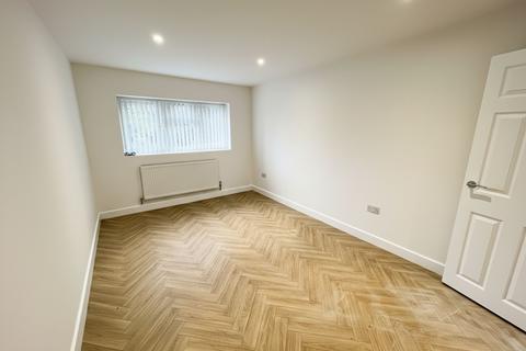 3 bedroom apartment to rent, Charter Avenue, Coventry, CV4