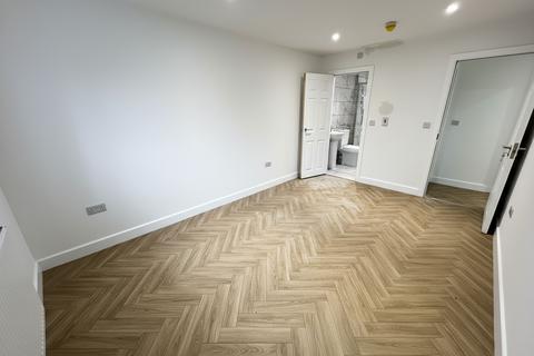 3 bedroom apartment to rent, Charter Avenue, Coventry, CV4