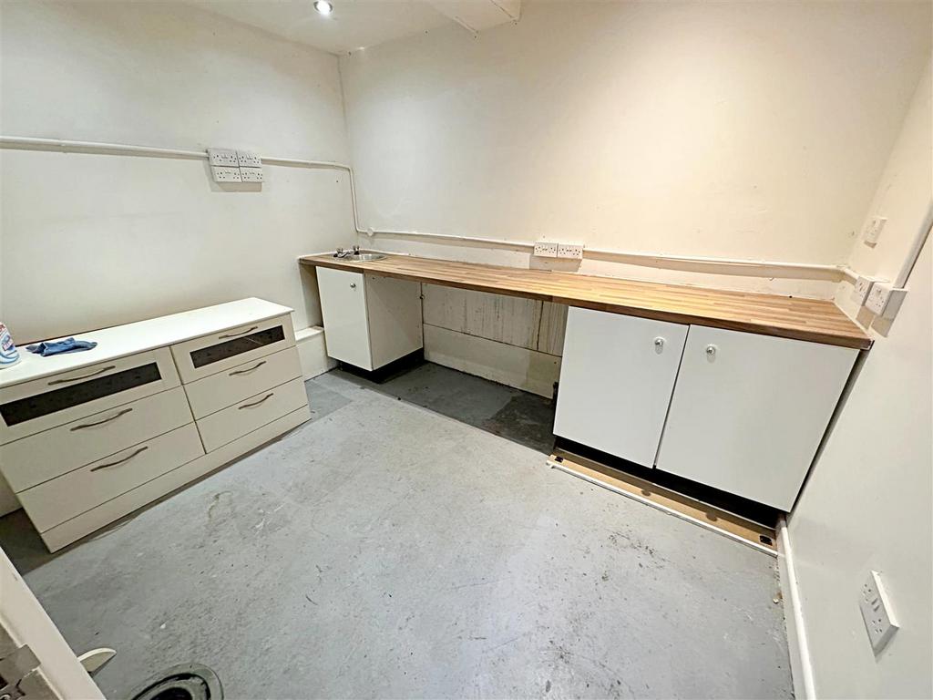 Kitchen/office