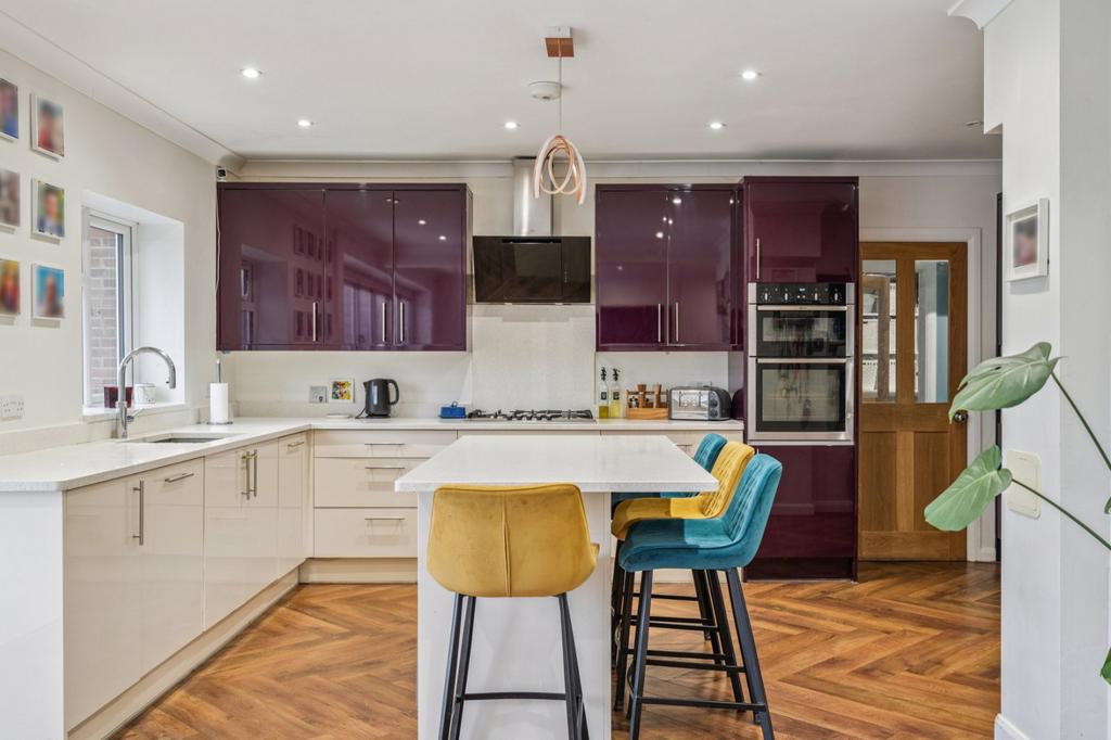 Kitchen/Dining Area