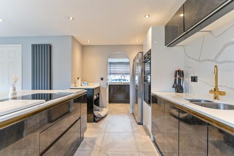 4 bedroom detached house for sale, Laburnum Close, Rogerstone, NP10