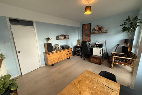 3 bedroom apartment for sale, Shoot up Hill