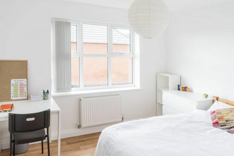 4 bedroom semi-detached house to rent, MODERN 4 BED STUDENT HOUSE