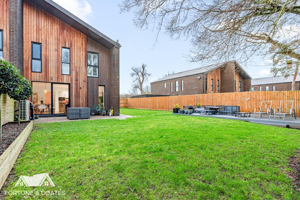 Hastingwood Park 5.jpg