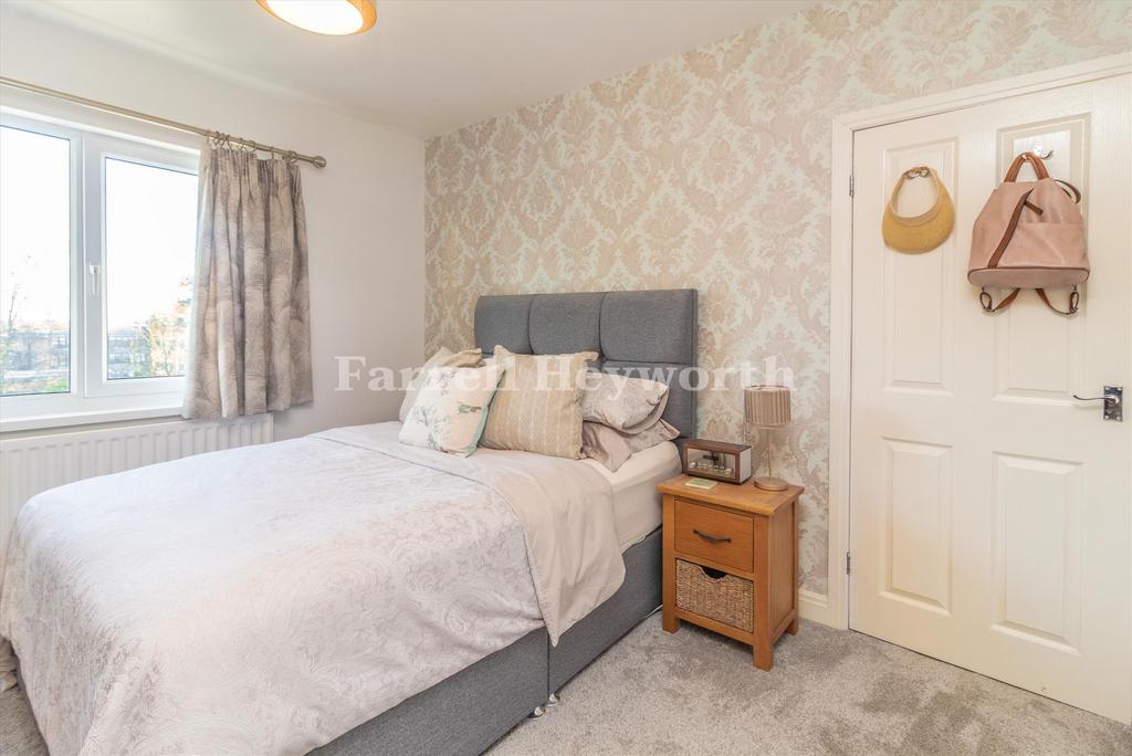 Bedroom 2 image 2