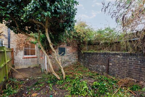 undefined, 45 Albion Road, Twickenham, Middlesex, TW2 6QJ