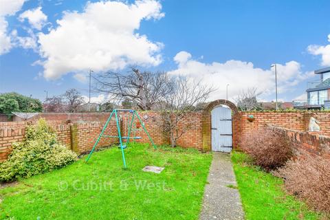 3 bedroom terraced house for sale, Havant Farm Close, Havant, Hampshire