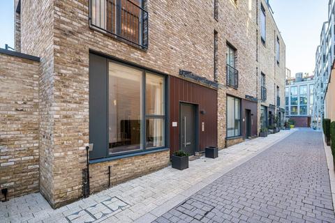 3 bedroom end of terrace house for sale, Hilary Mews, London SE1