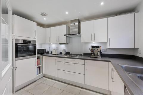2 bedroom house for sale, Hayton Crescent, Tadworth