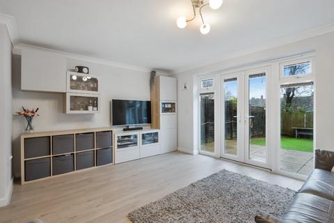 2 bedroom house for sale, Hayton Crescent, Tadworth