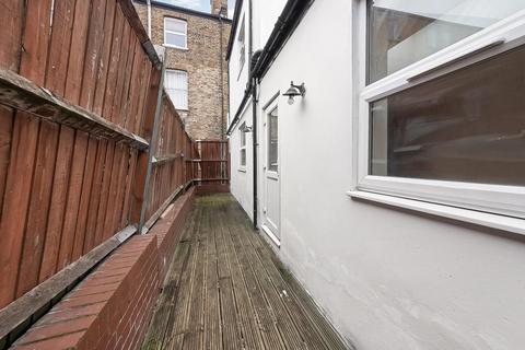 2 bedroom apartment for sale, Norwood High Street, West Norwood, London