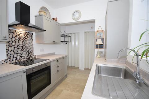2 bedroom flat for sale, Aston Street, South Shields