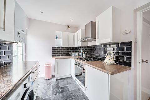 2 bedroom flat for sale, Otley Road, Adel