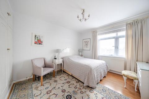 3 bedroom flat for sale, Putney Hill, London, SW15