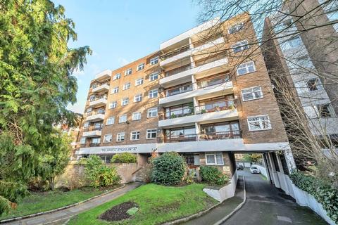 3 bedroom flat for sale, Putney Hill, London, SW15