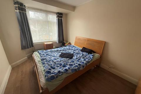 3 bedroom end of terrace house to rent, Tudor Road, Harrow