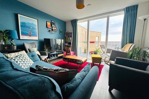3 bedroom flat for sale, Dixie Court, Adenmore Road, London, SE6