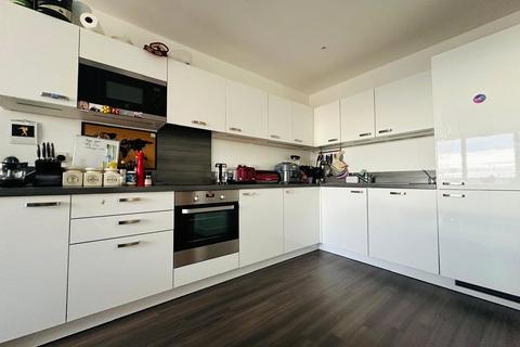 3 bedroom flat for sale, Dixie Court, Adenmore Road, London, SE6