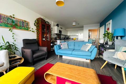 3 bedroom flat for sale, Dixie Court, Adenmore Road, London, SE6