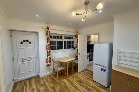 undefined, Greenford Road, Greenford UB6