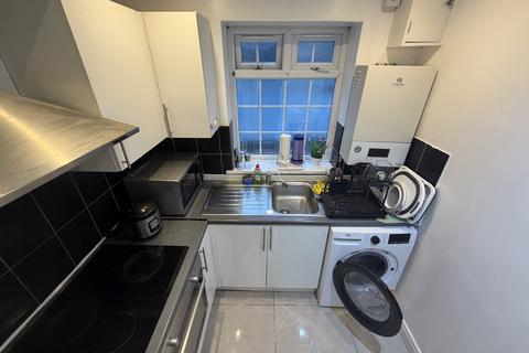 undefined, Greenford Road, Greenford UB6