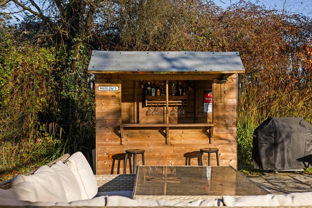 Garden Bar