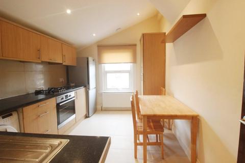 2 bedroom flat for sale, Thorold Road, London