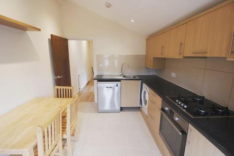2 bedroom flat for sale, Thorold Road, London