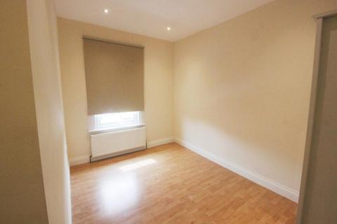 2 bedroom flat for sale, Thorold Road, London