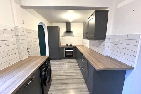 3 bedroom semi-detached house to rent, Sandringham Drive, Spondon, Derby, DE21