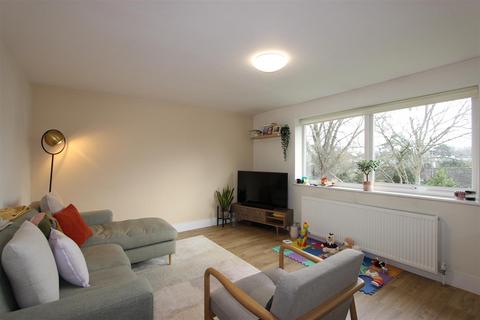 2 bedroom apartment for sale, Gallus Close, London