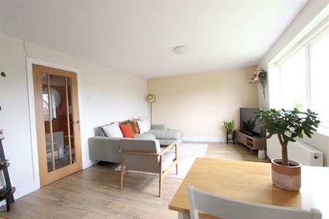 Gallus Close, London