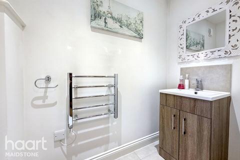 undefined, Lodge Close, Maidstone