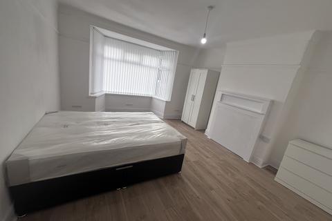 2 bedroom apartment to rent, Rothbury Terrace, NEWCASTLE UPON TYNE NE6