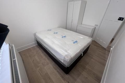 2 bedroom apartment to rent, Rothbury Terrace, NEWCASTLE UPON TYNE NE6