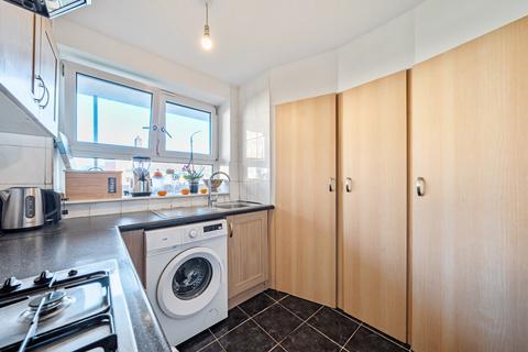 3 bedroom apartment for sale, Laburnum Road, Mitcham CR4