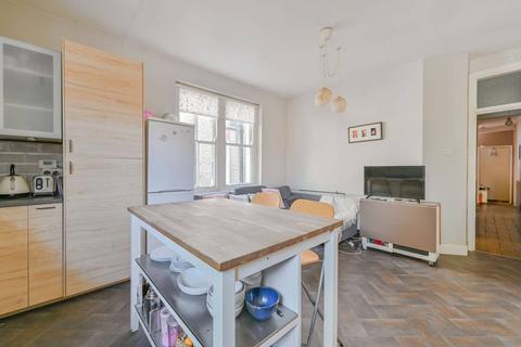 2 bedroom flat for sale, Bedford Road, Clapham, London, SW4