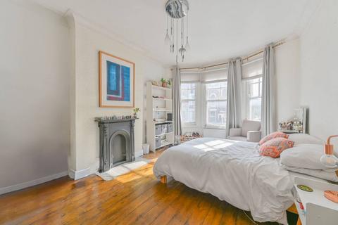 2 bedroom flat for sale, Bedford Road, Clapham, London, SW4