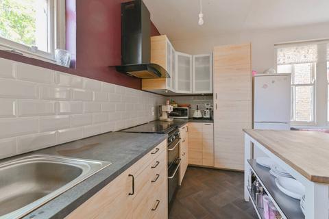 2 bedroom flat for sale, Bedford Road, Clapham, London, SW4