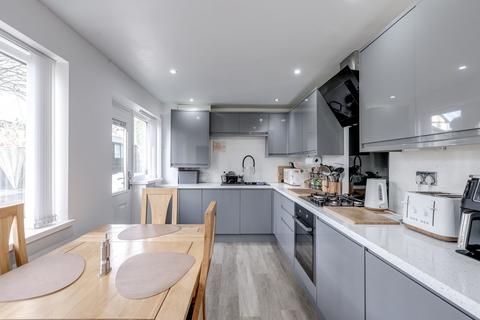 3 bedroom end of terrace house for sale, Victoria Road, Wigan WN2