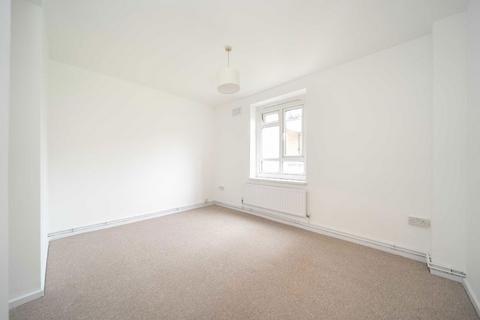 3 bedroom flat to rent, Stockwell Road, London SW9