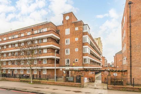 3 bedroom flat to rent, Stockwell Road, London SW9