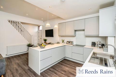 4 bedroom end of terrace house to rent, Langham Road, Greater Manchester M6