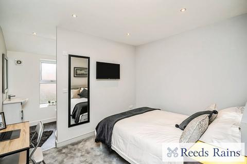 4 bedroom end of terrace house to rent, Langham Road, Greater Manchester M6