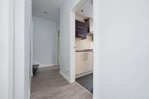 3 bedroom terraced house for sale, 9 Newton Crescent, Rosyth, KY11 2QW