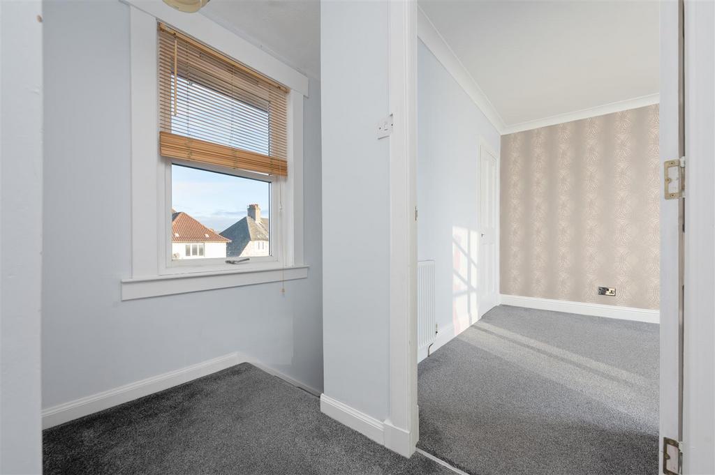 9 Newton Crescent015.JPG